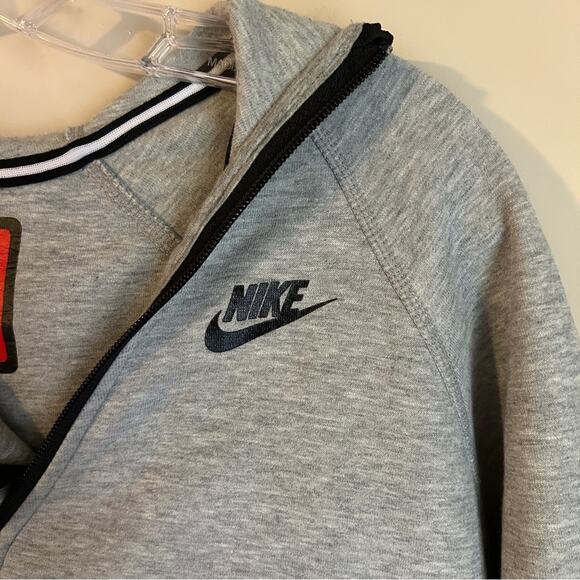 Nike Tech Gray Asymmetrical Zipper Butterfly Back Cropped Hoodie Size Small - Picture 4 of 12